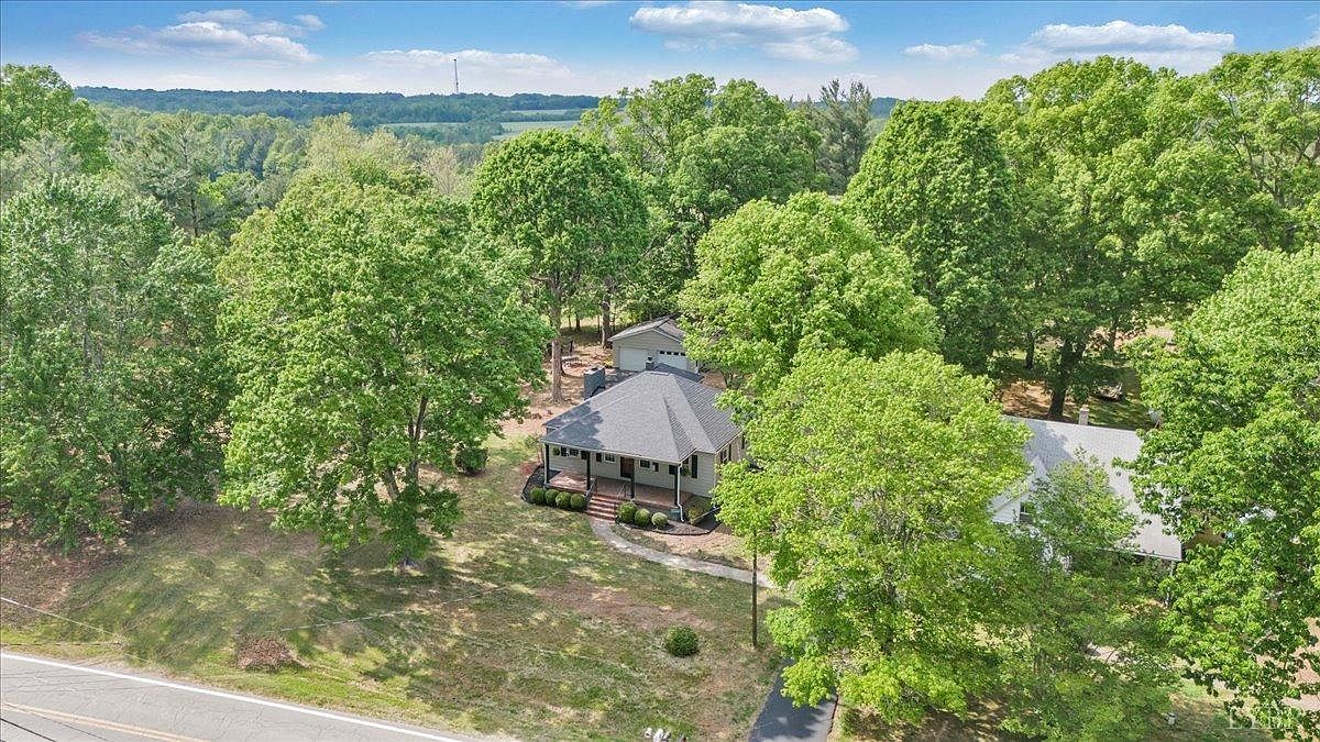 1433 Chalk Level Rd Chatham, VA 24531 - Thumbnail 3