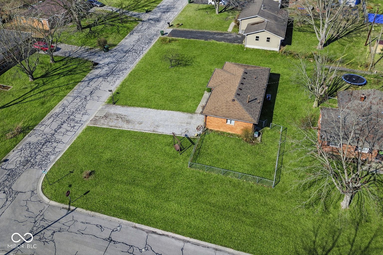 139 Hopkins Rd Cumberland, IN 46229 - Thumbnail 3