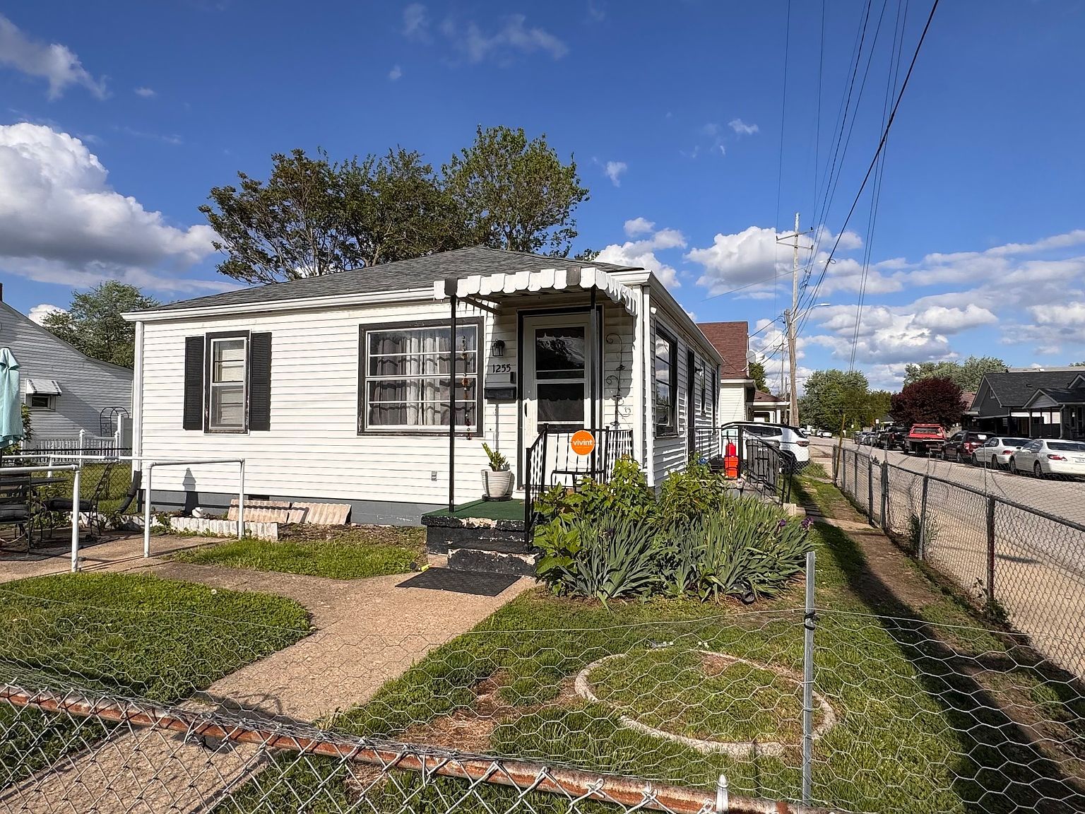 1255 Kappes St Indianapolis, IN 46221 - Thumbnail 3