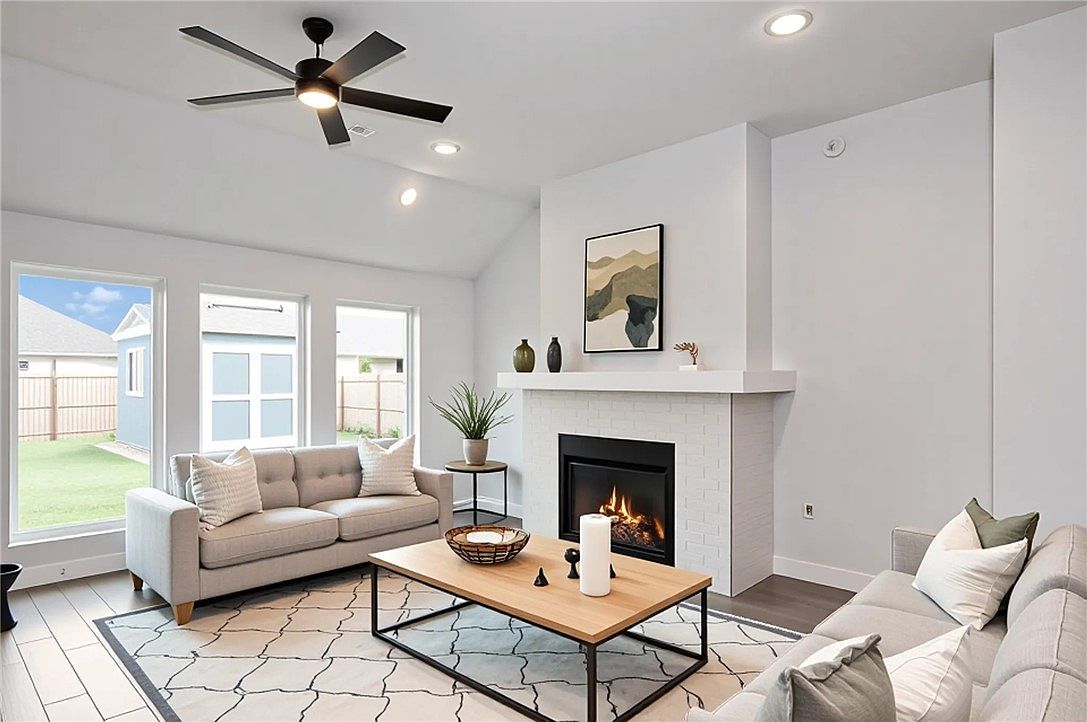 260 S Maroon Ave Fayetteville, AR 72704 - Thumbnail 3