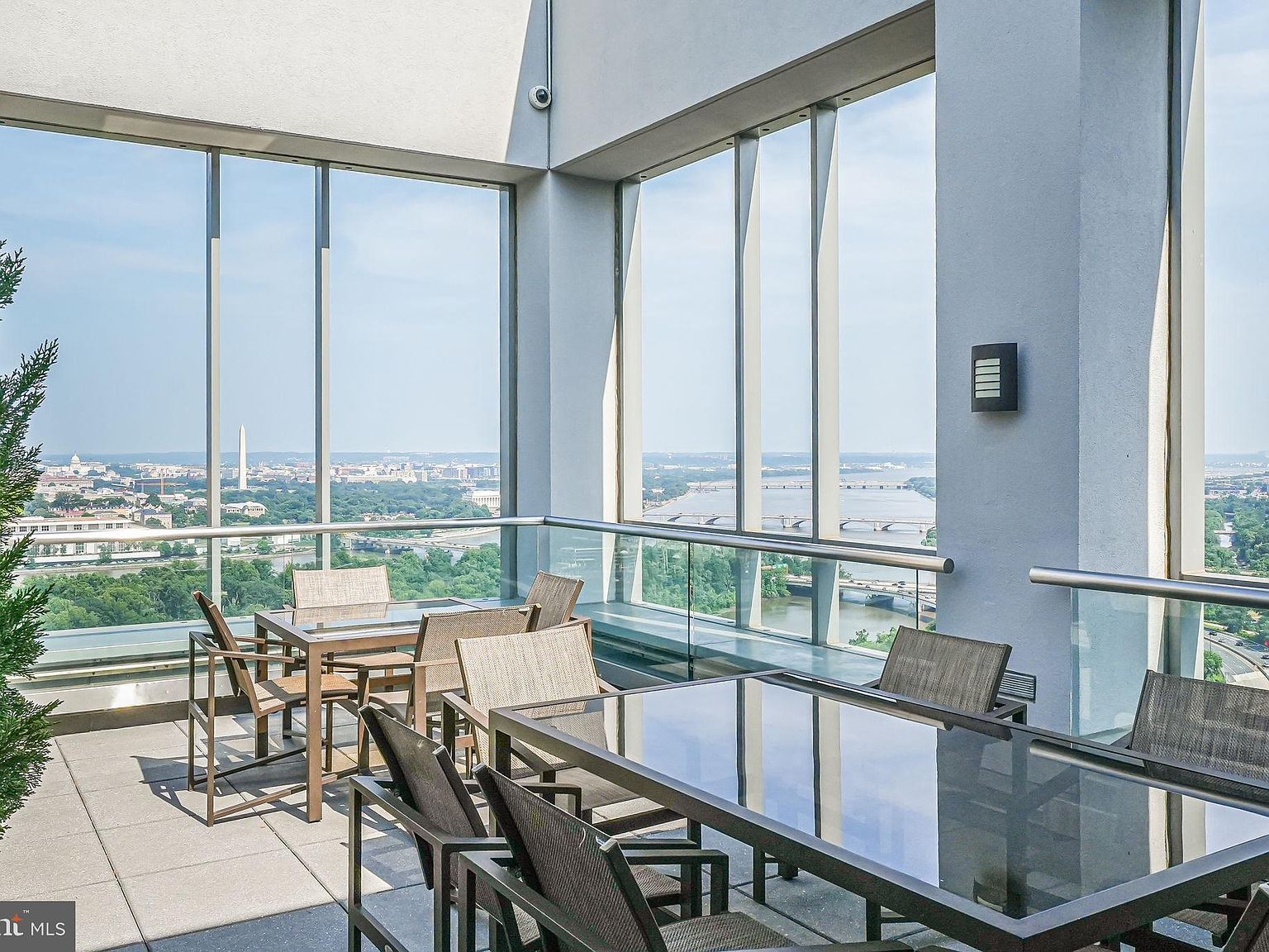 1111 19th St N APT 2703 Arlington, VA 22209 - Thumbnail 3