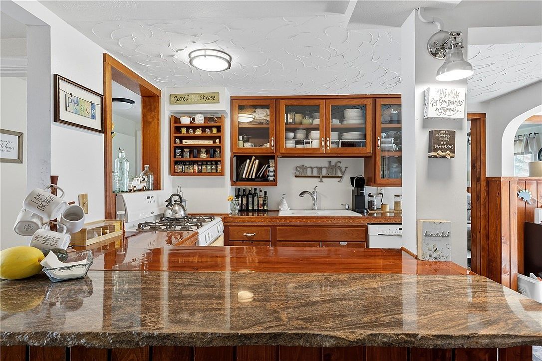 912 S Pine St Horseheads, NY 14845 - Thumbnail 3