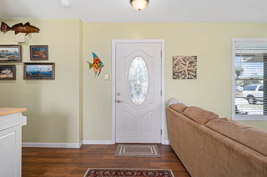 1906 Cochran Ln Rockport, TX 78382 - Thumbnail 3