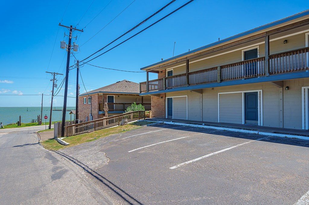 919 N Fulton Beach Rd UNIT 203 Rockport, TX 78382 - Thumbnail 3