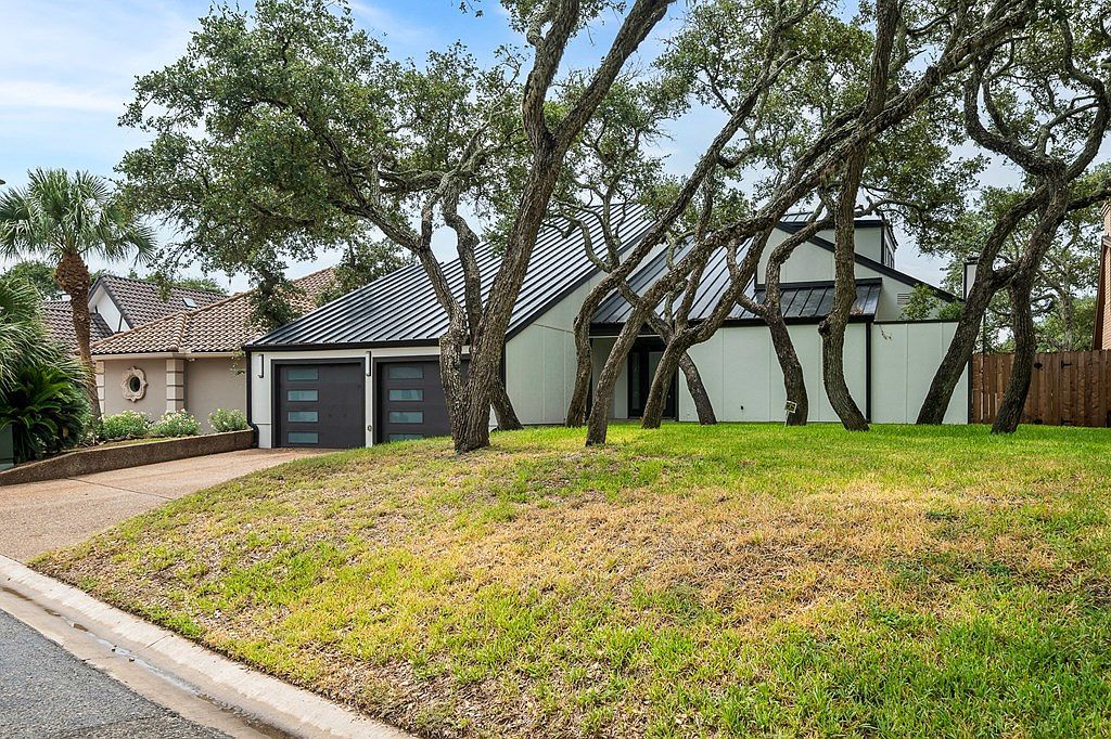 2309 Harbor Dr Rockport, TX 78382 - Thumbnail 3