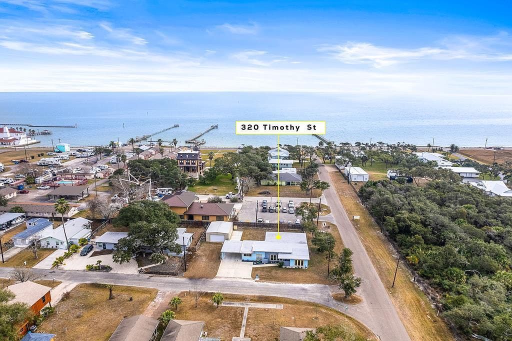 320 Timothy St Rockport, TX 78382 - Thumbnail 3