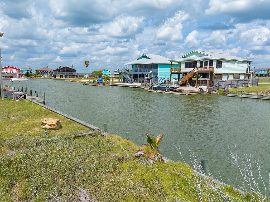 210 Sailfish Dr Rockport, TX 78382 - Thumbnail 3