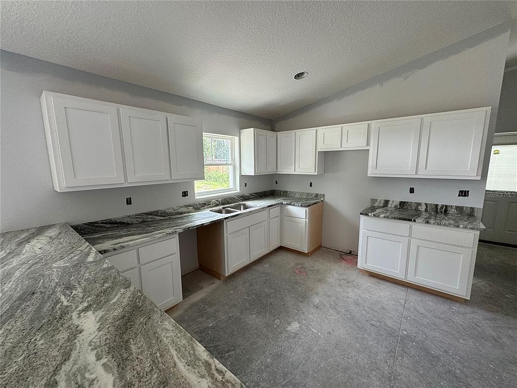 919 County Road 482c Lake Panasoffkee, FL 33538 - Thumbnail 3