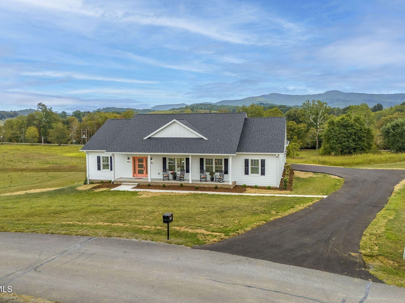 182 Saint Johns Way Chilhowie, VA 24319 - Thumbnail 3