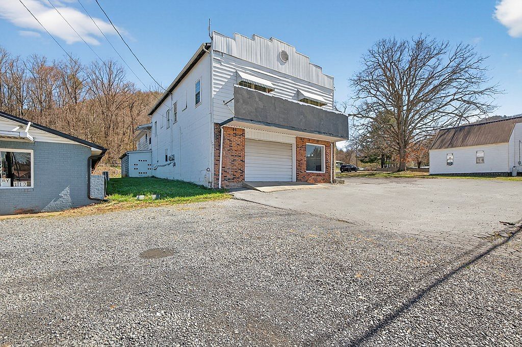 112 Douglas Dr Damascus, VA 24236 - Thumbnail 3