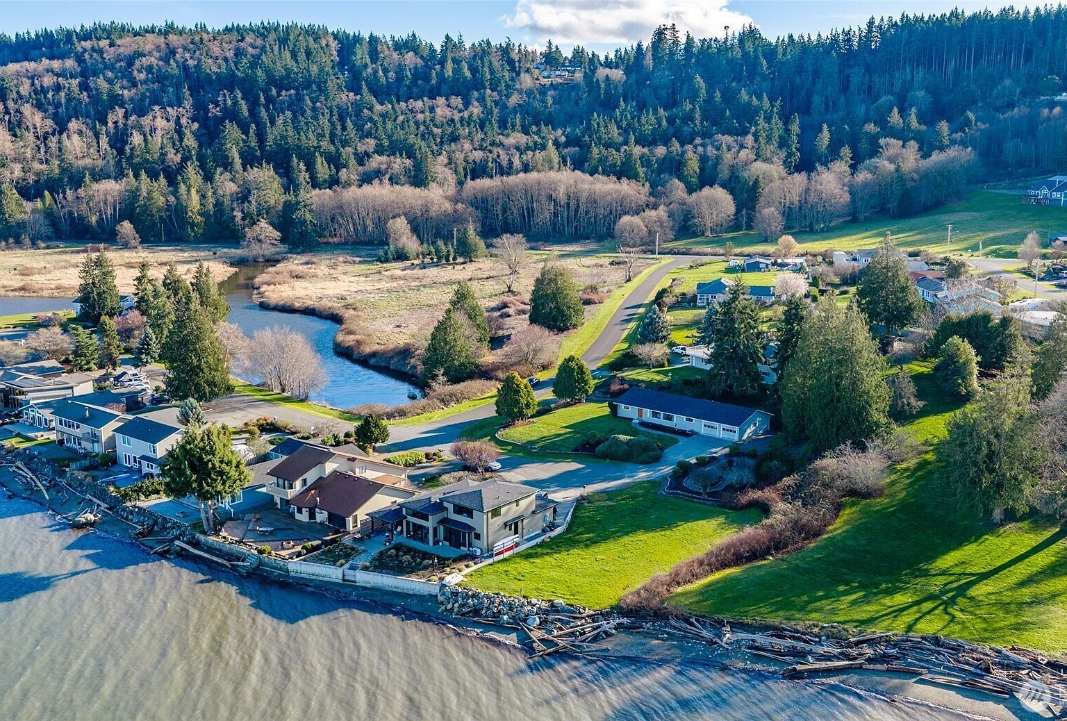 710 Bay Front Ln Oak Harbor, WA 98277 - Thumbnail 3