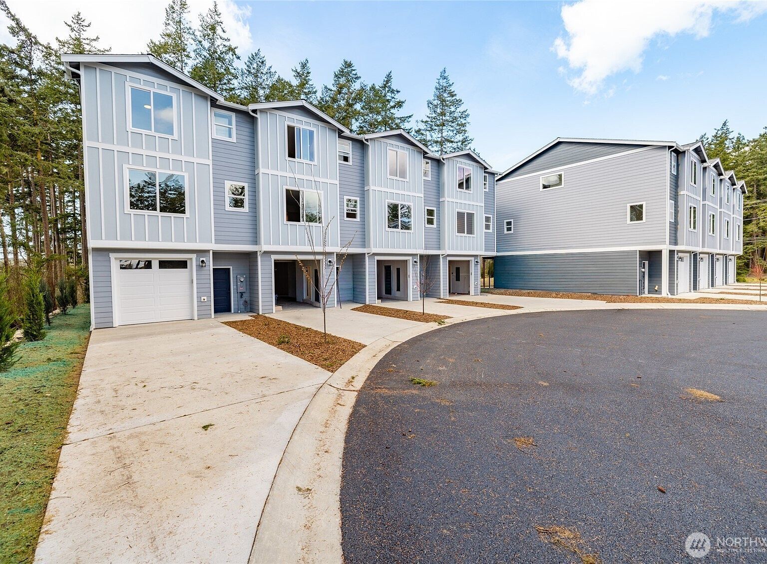 945 NW Heller St #C2 Oak Harbor, WA 98277 - Thumbnail 3