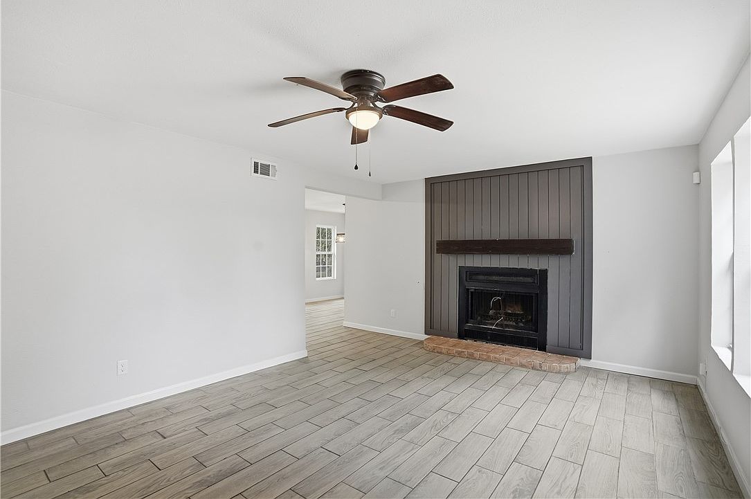 807 NE Frontage Rd Beeville, TX 78102 - Thumbnail 3