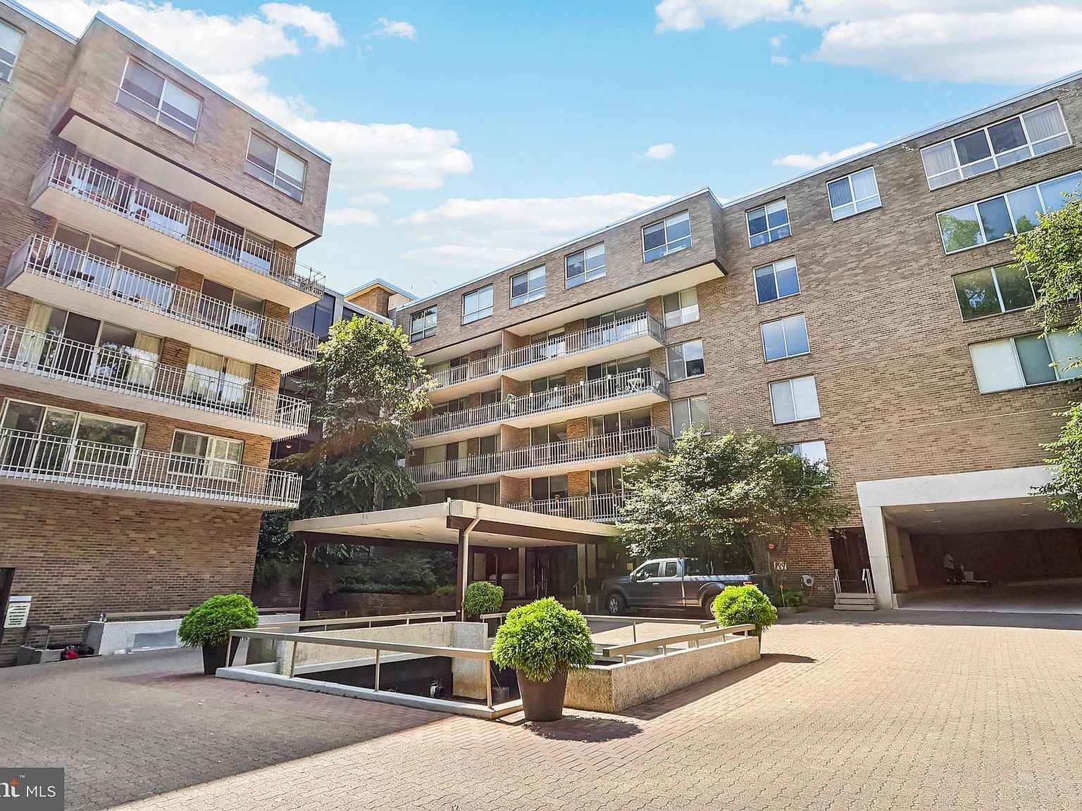 4100 Cathedral Ave NW #818 Washington, DC 20016 - Thumbnail 3