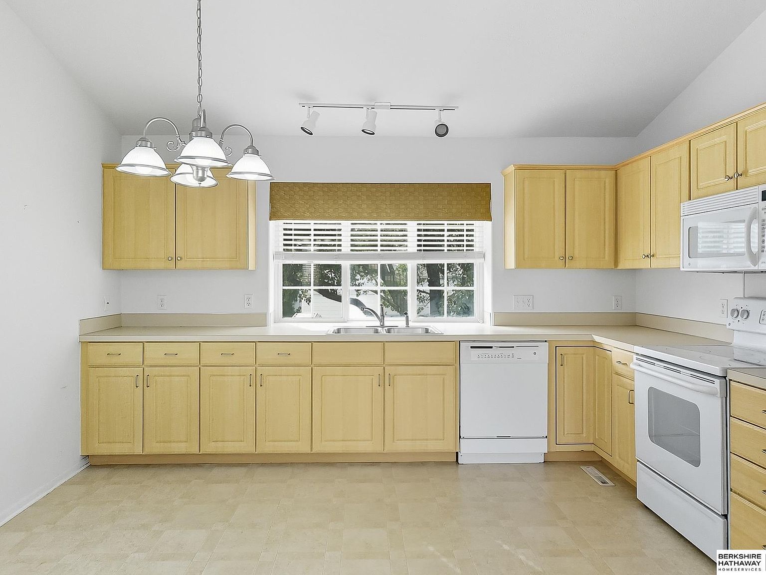 3019 N 144th Trl Omaha, NE 68116 - Thumbnail 3