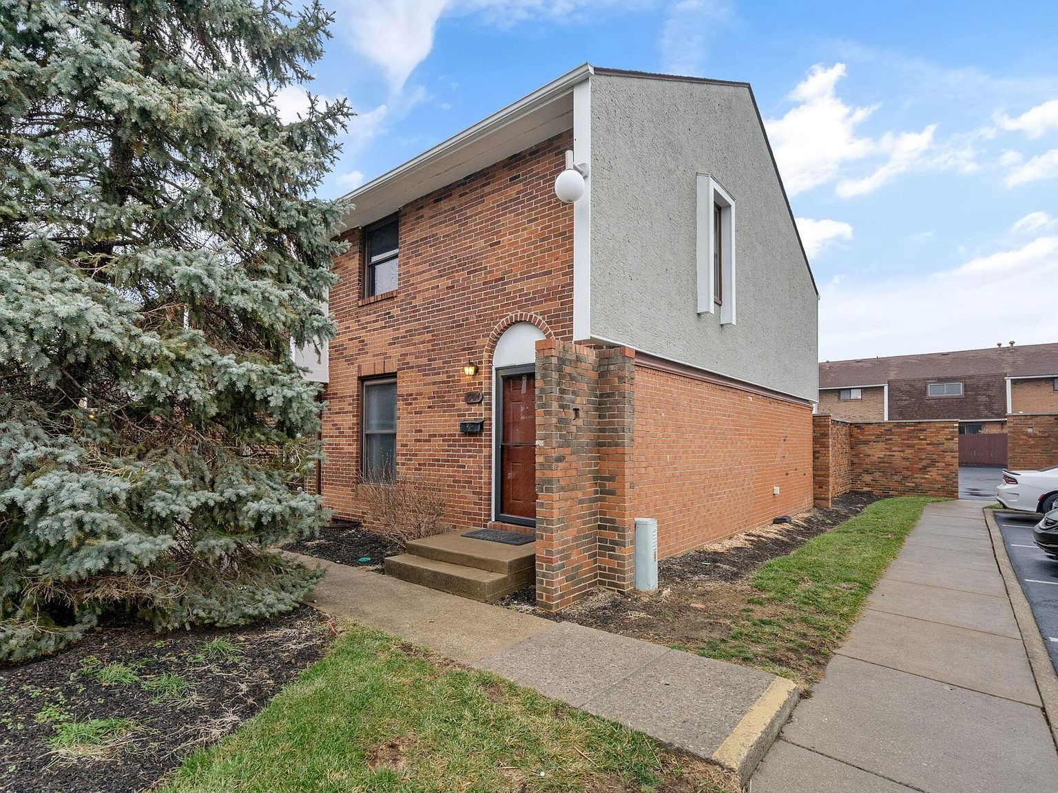 1904 Willoway Cir S Columbus, OH 43220 - Thumbnail 3