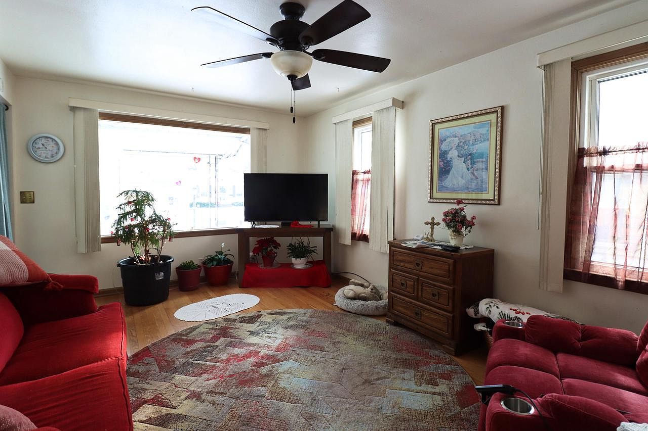 1622 Cleveland Ave Racine, WI 53405 - Thumbnail 3