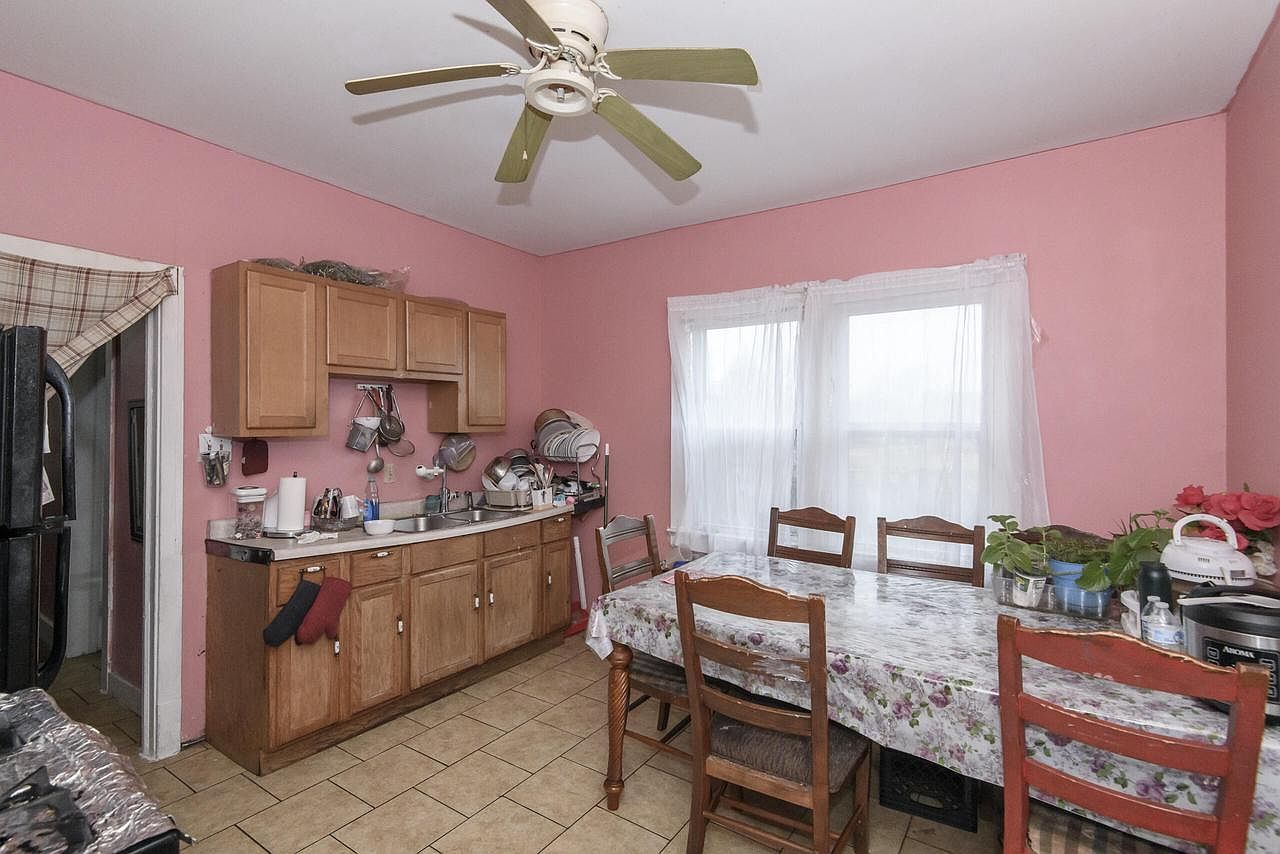 2831 N 25th St Milwaukee, WI 53206 - Thumbnail 3