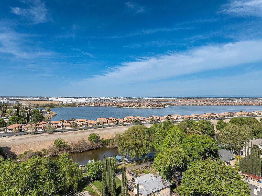 788 E Willow Ave Manteca, CA 95337 - Thumbnail 3