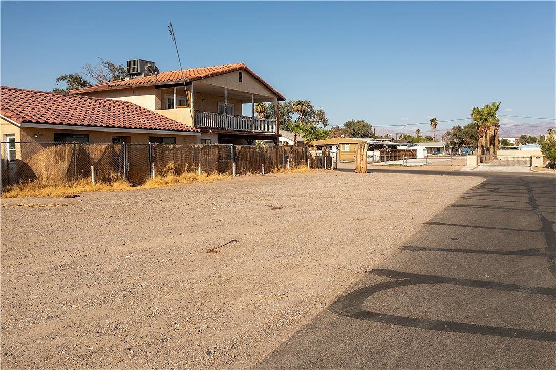 2167 Oswood Ln Bullhead City, AZ 86442 - Thumbnail 3