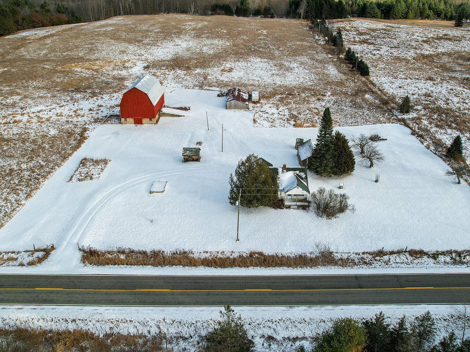 4150 Adams Rd Gladwin, MI 48624 - Thumbnail 3