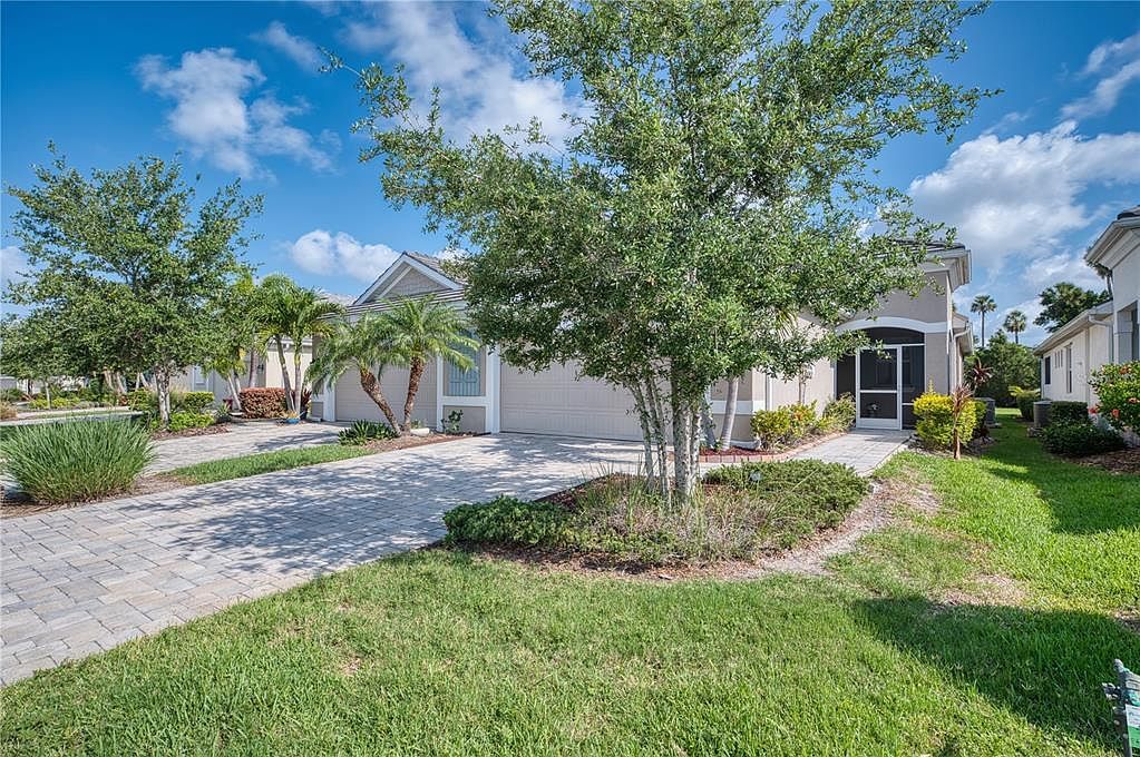 2945 Trustee Ave Sarasota, FL 34243 - Thumbnail 3