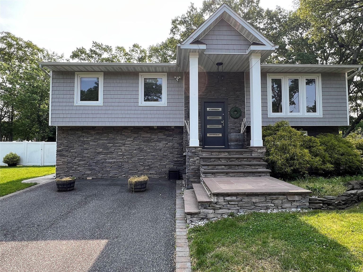 35 Junard Blvd Port Jefferson Station, NY 11776 - Thumbnail 3