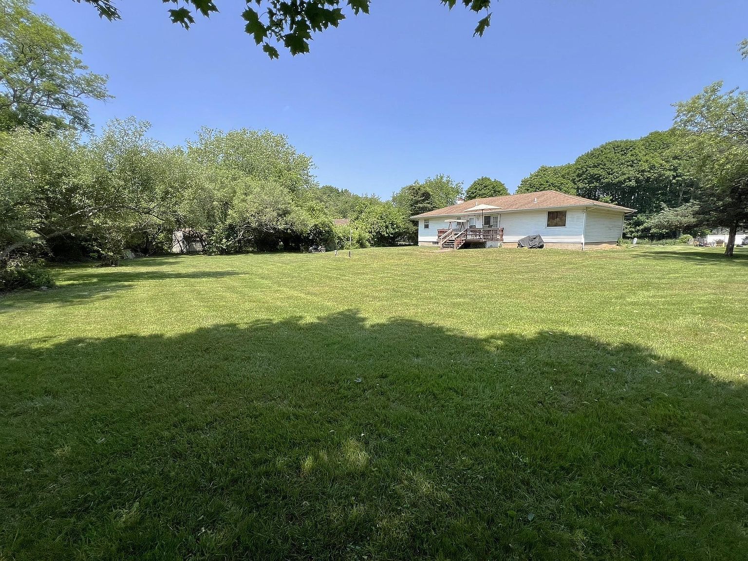 34 Wards Ln Bellport, NY 11713 - Thumbnail 3