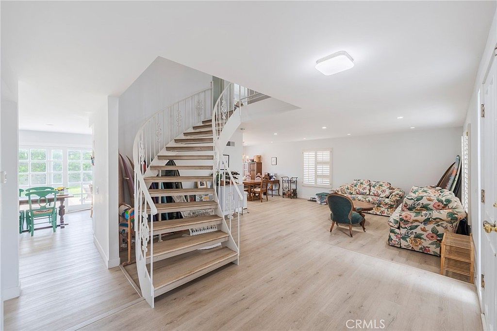 9512 Hightide Dr Huntington Beach, CA 92646 - Thumbnail 3