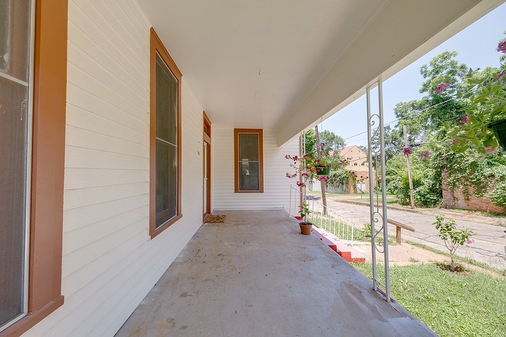 707 N John St Palestine, TX 75801 - Thumbnail 3