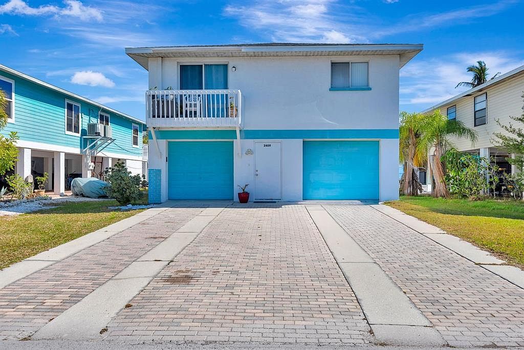 2409 Avenue B Bradenton Beach, FL 34217 - Thumbnail 3