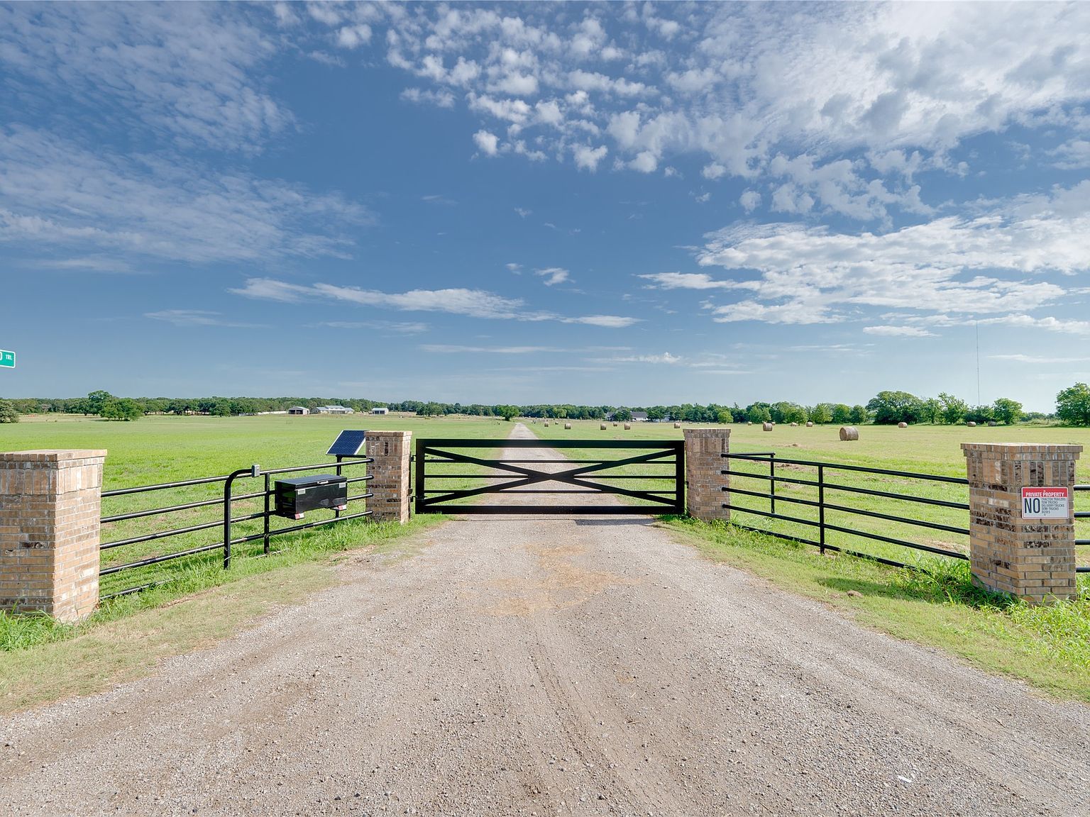 75 Ribbonwood Trl Collinsville, TX 76233 - Thumbnail 3