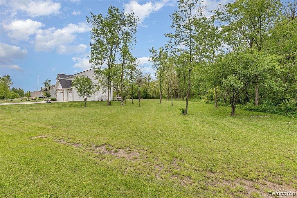 7302 Geraldine Cir Swartz Creek, MI 48473 - Thumbnail 3