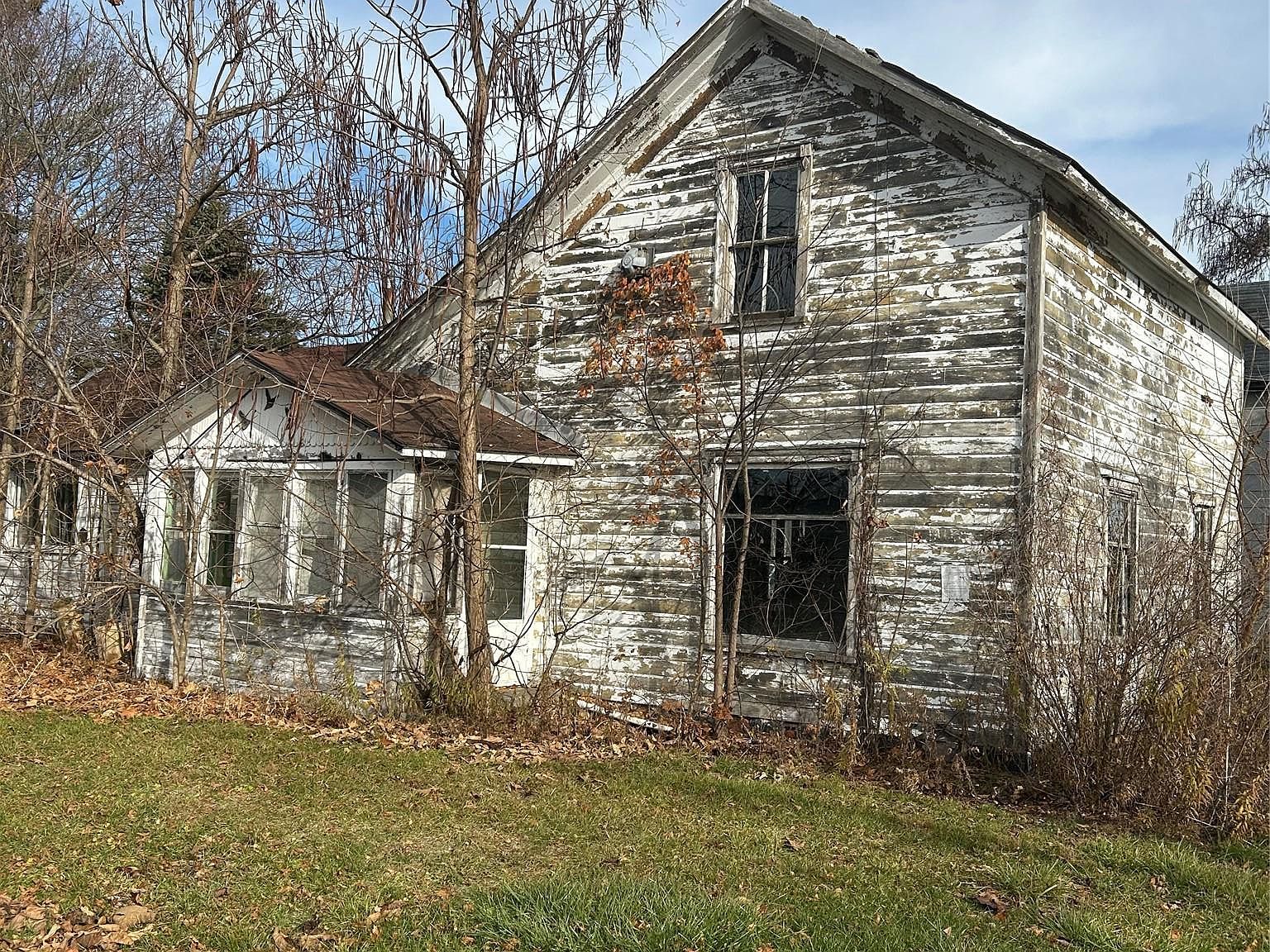 217 E Fulton St Pompeii, MI 48874 - Thumbnail 3