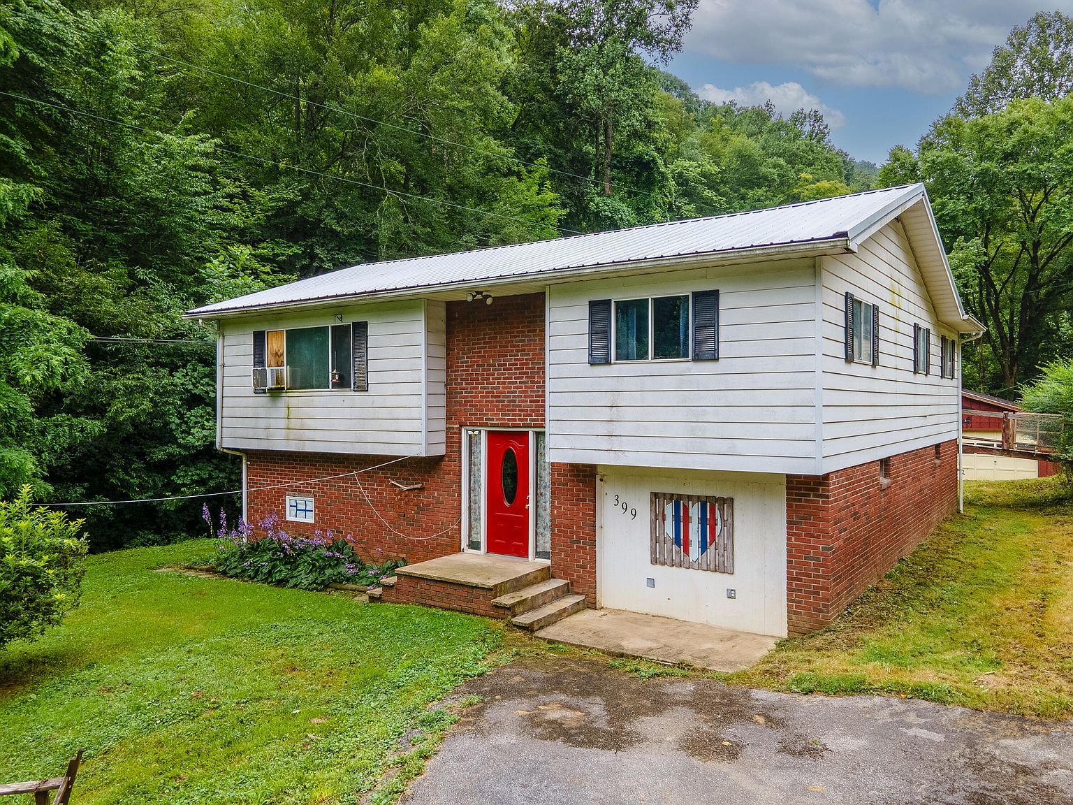 399 Hayes Br Langley, KY 41645 - Thumbnail 3