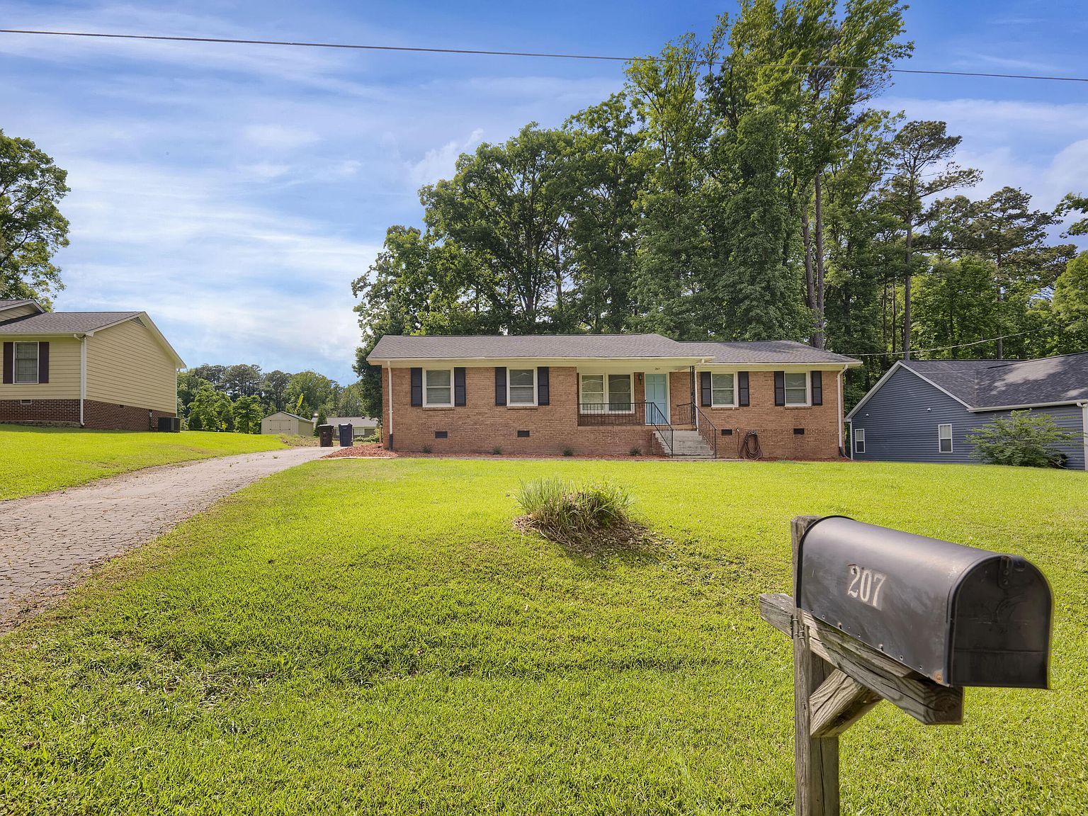 207 McLeod Dr Sanford, NC 27330 - Thumbnail 3