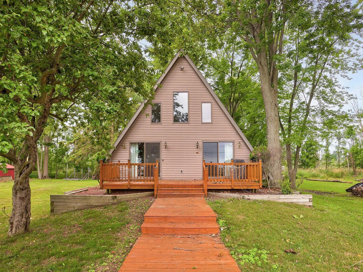 5196 Beachwood Rd Standish, MI 48658 - Thumbnail 3