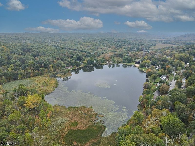 99 Seneca Lake Rd Sparta, NJ 07871 - Thumbnail 3