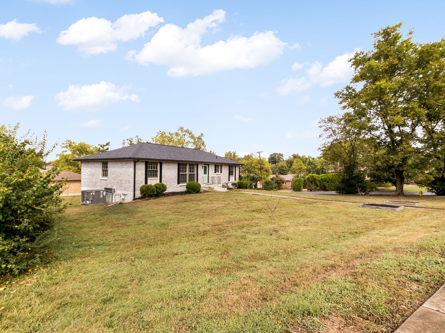 562 Walton Ferry Rd Hendersonville, TN 37075 - Thumbnail 3