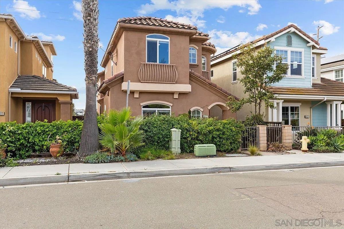 417 N Cedros Ave Solana Beach, CA 92075 - Thumbnail 3