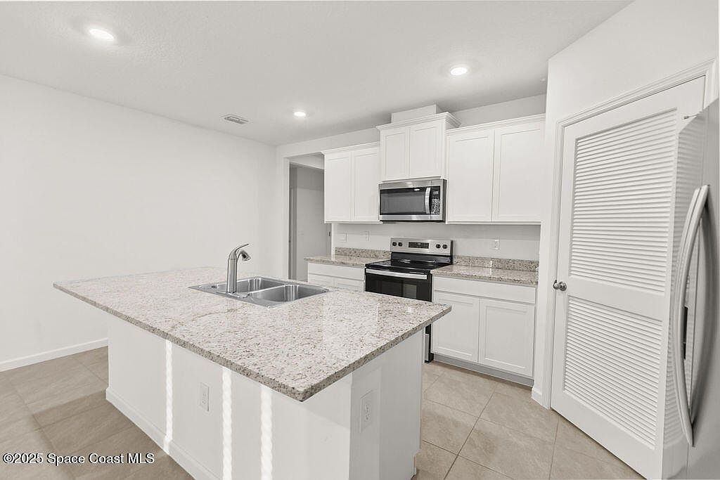 985 Dugan Cir SE Palm Bay, FL 32909 - Thumbnail 3