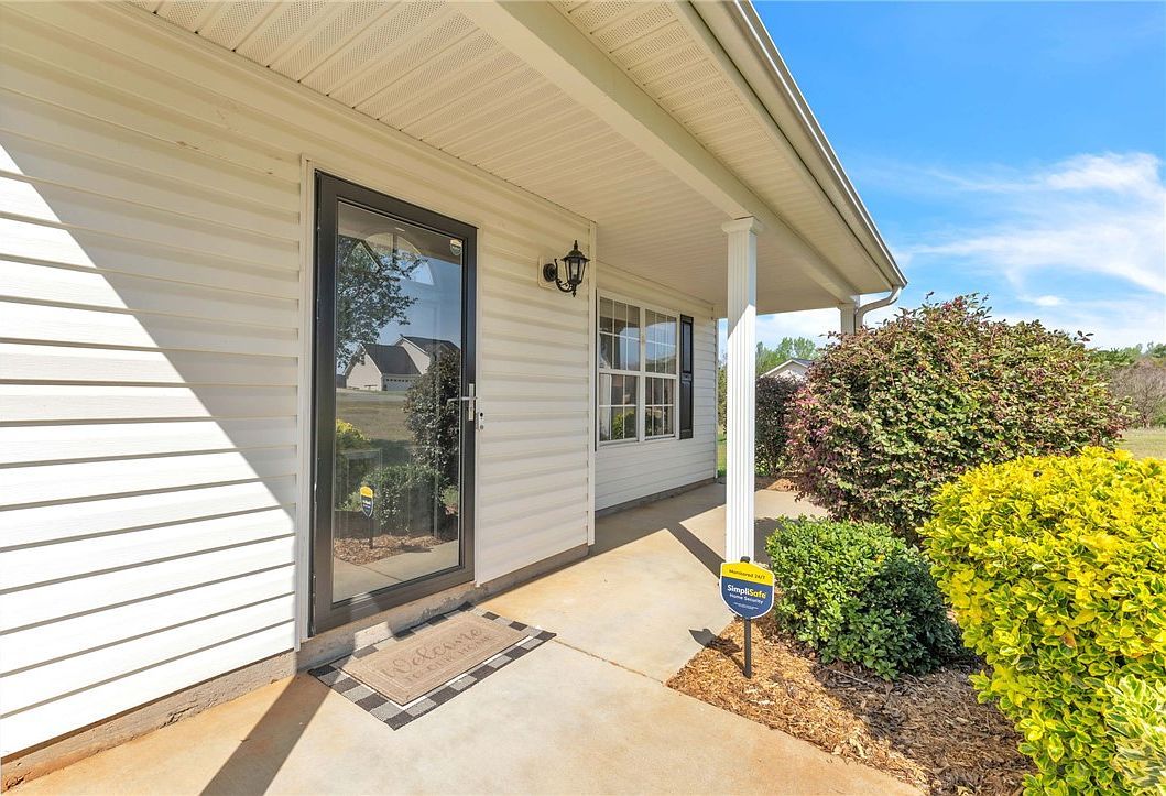 102 Lochenshire Pl Belton, SC 29627 - Thumbnail 3