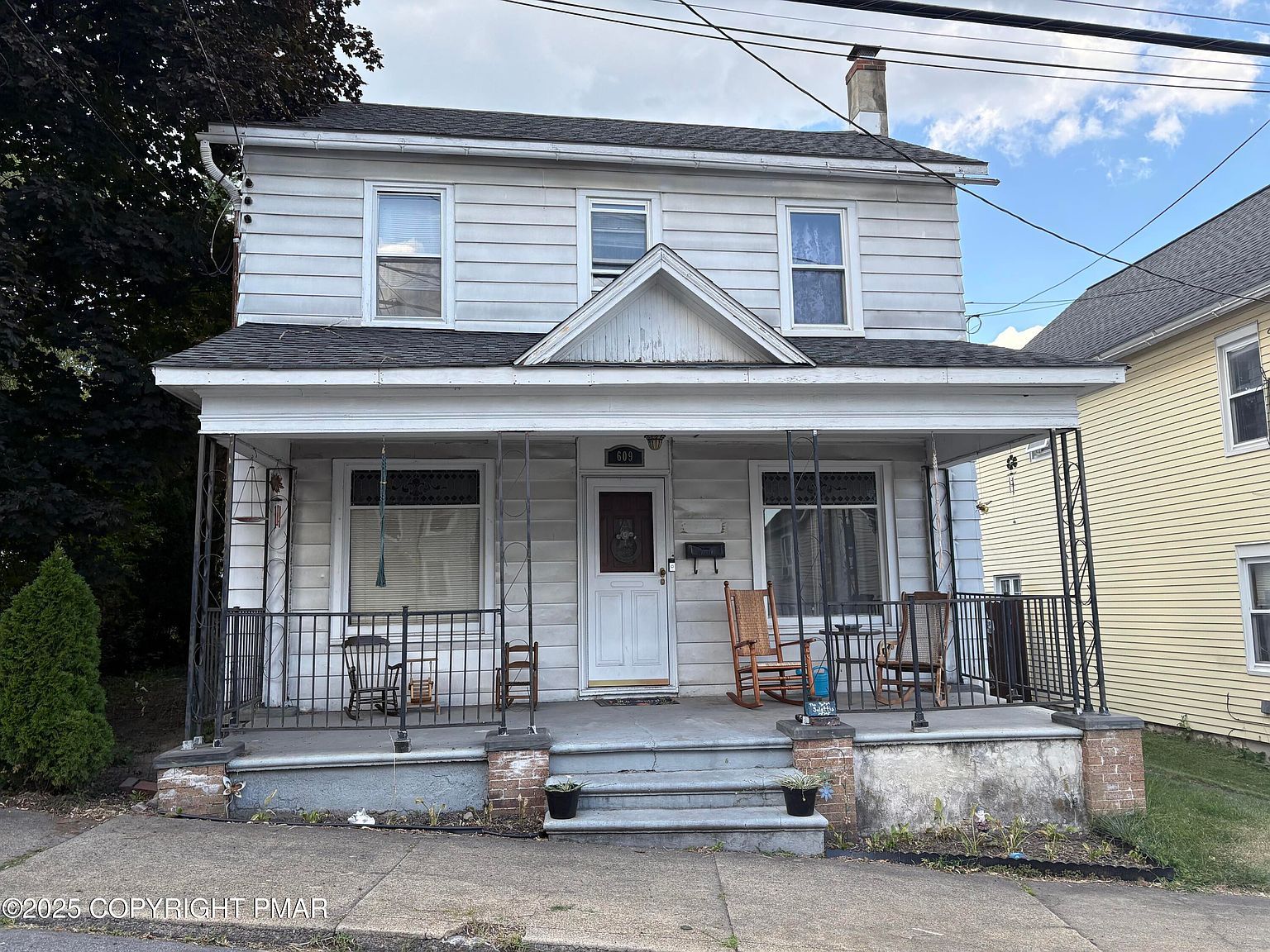 609 Pennsylvania Ave Roseto, PA 18013 - Thumbnail 3