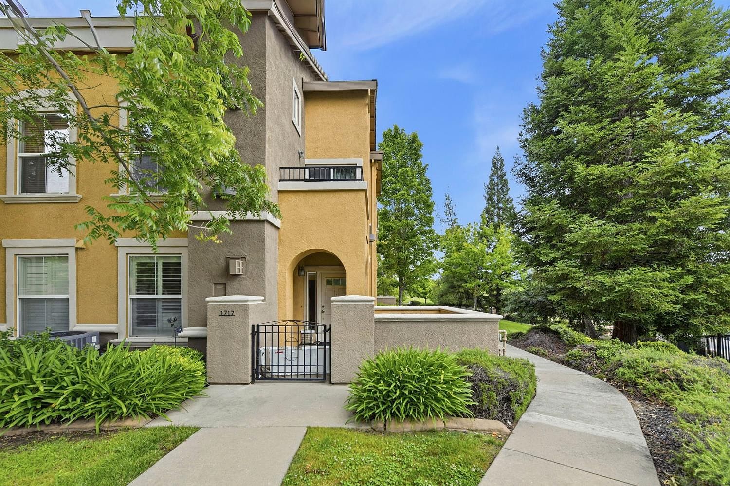 1717 Vessona Cir #1717 Folsom, CA 95630 - Thumbnail 3