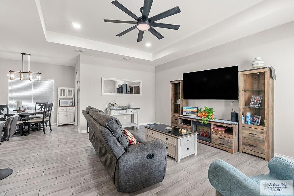 1161 N McCullough St San Benito, TX 78586 - Thumbnail 3