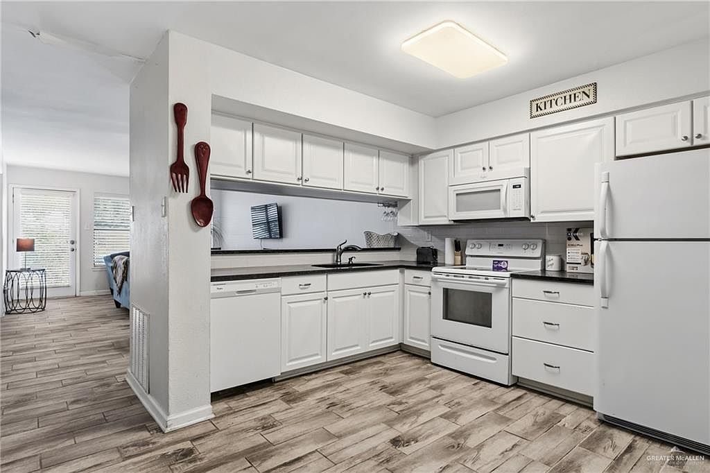 2900 Ashley Dr APT 101 Pharr, TX 78577 - Thumbnail 3