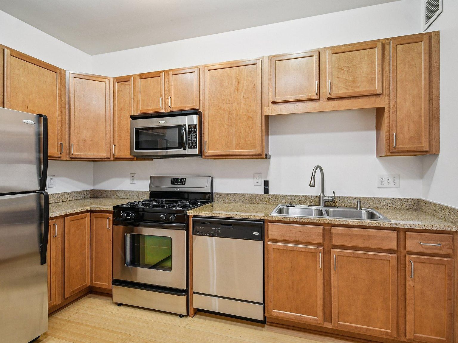 15 E Franklin Ave APT 224 Minneapolis, MN 55404 - Thumbnail 3