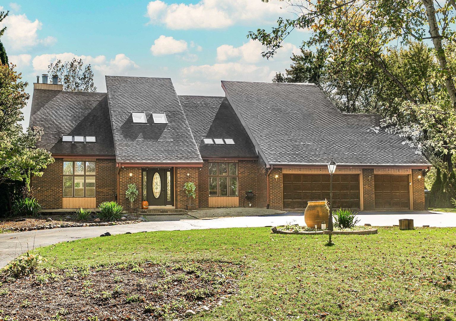 336 Roberts Rd Inverness, IL 60010 - Thumbnail 3