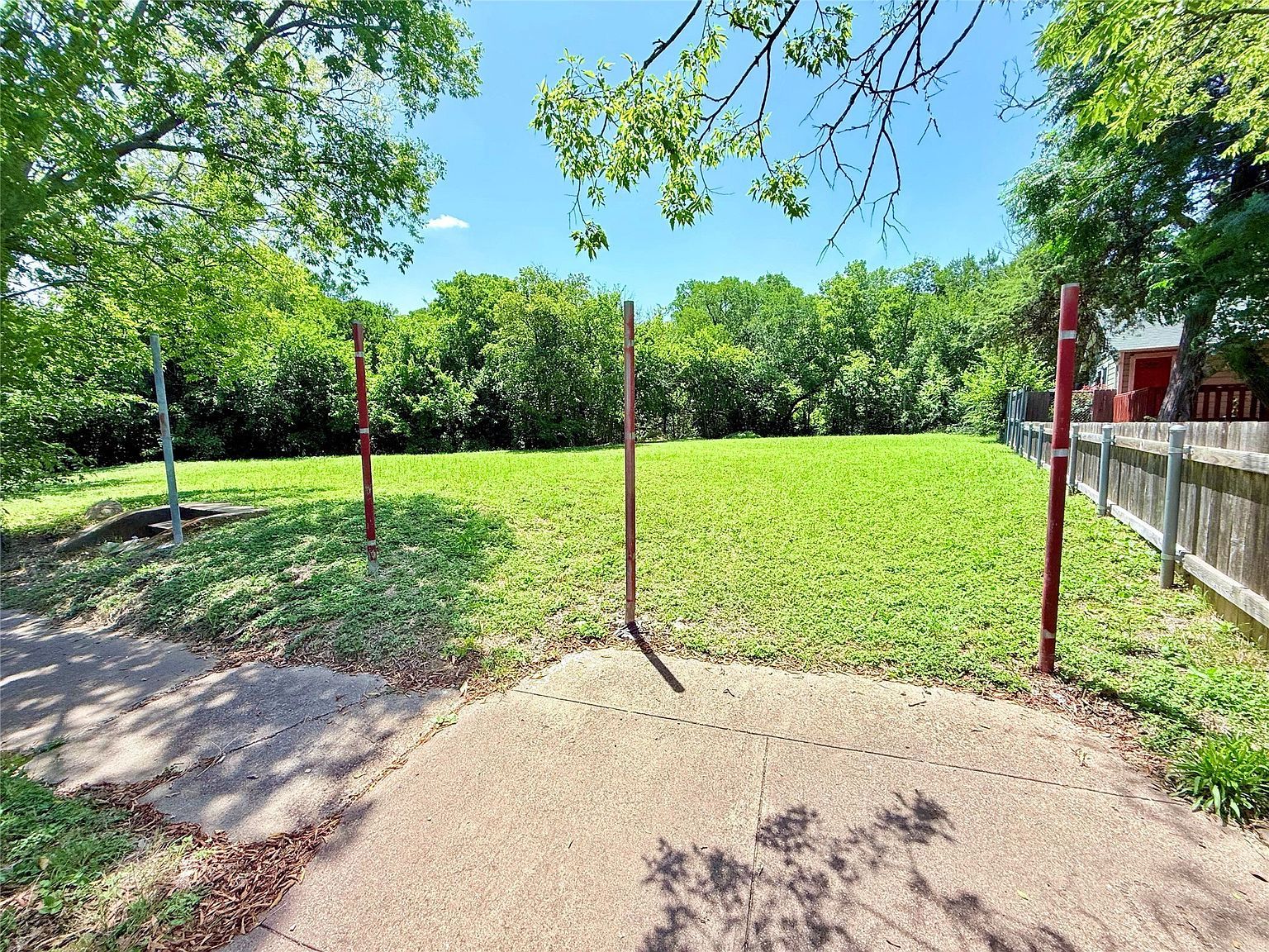 1216 W Clarendon Dr Dallas, TX 75208 - Thumbnail 3