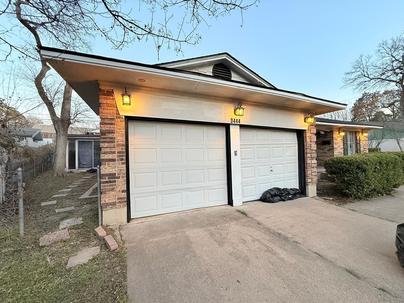 3444 Oak Creek Cir Dallas, TX 75227 - Thumbnail 3